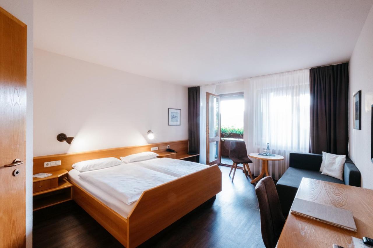 Restaurant & Landhotel Winter Gomadingen Екстериор снимка